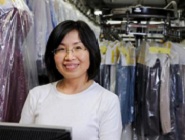 在大學(xué)周邊開干洗店賺錢嗎？